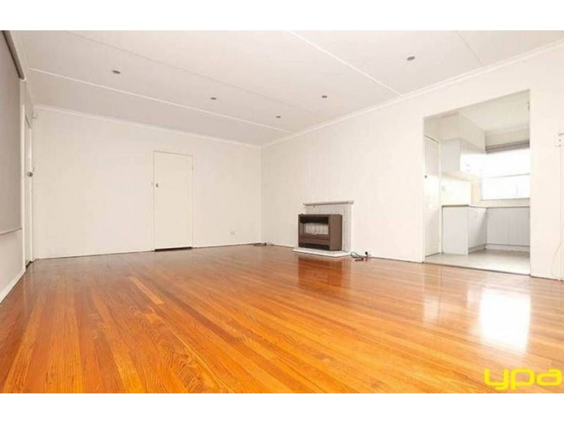 35 WARRAGUL STREET, Dallas VIC 3047