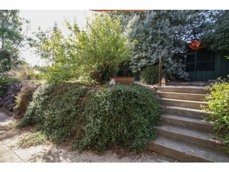 8 Hastings Crescent, Broadmeadows VIC 3047