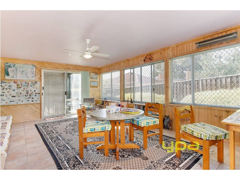 16 Moonee Boulevard, Glenroy VIC 3046