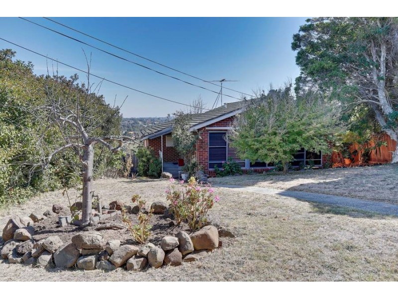 8 Fraser Court, Jacana VIC 3047