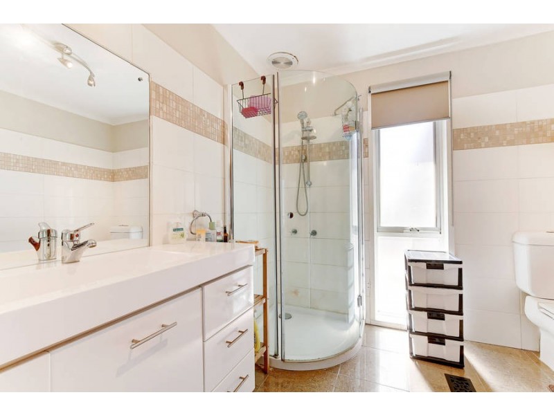 8 Fraser Court, Jacana VIC 3047