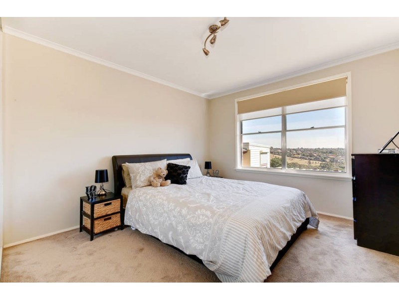 8 Fraser Court, Jacana VIC 3047