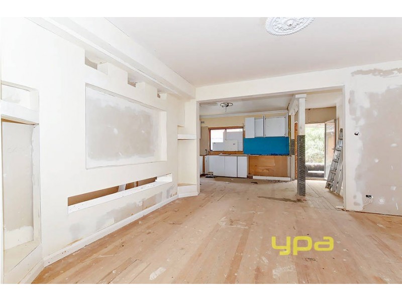 104 Winifred Street, Oak Park VIC 3046