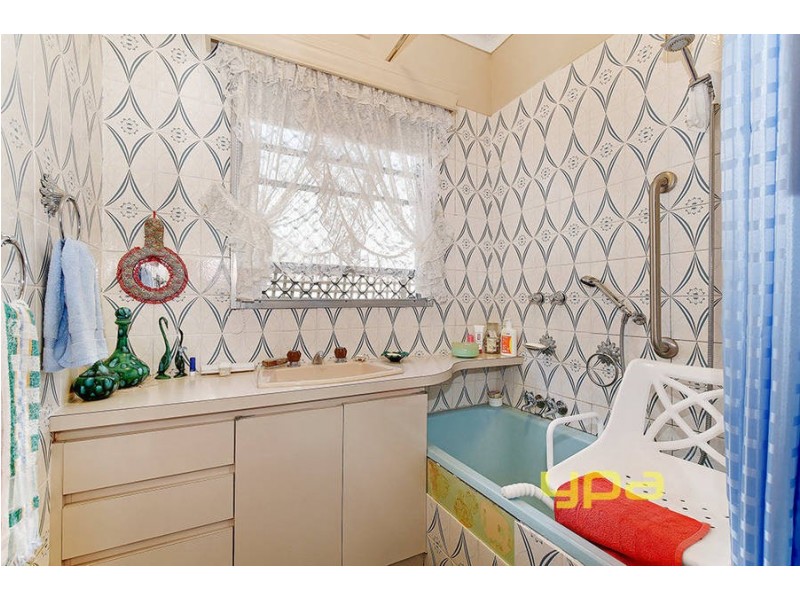 24 Gosford Crescent, Broadmeadows VIC 3047
