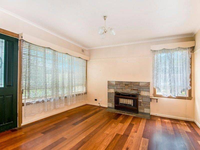 6 Fidge Court, Jacana VIC 3047