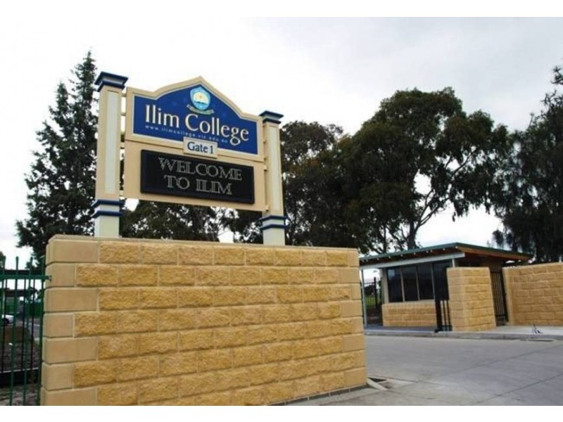 62 DALLAS DRIVE, Dallas VIC 3047