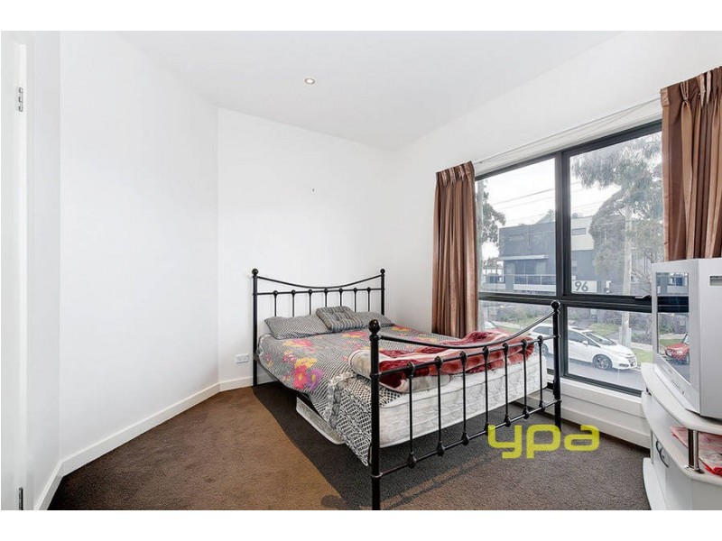 3/64 Wheatsheaf Road, Glenroy VIC 3046