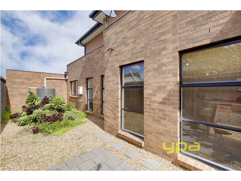 2/104 Middle Street, Hadfield VIC 3046