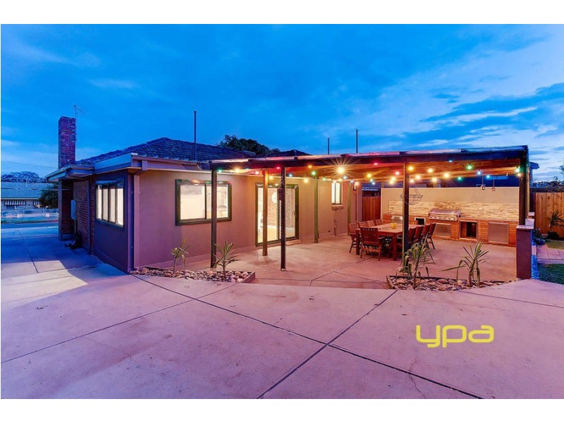 27 Waranga Crescent, Broadmeadows VIC 3047