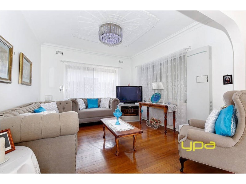 128 Cardinal Road, Glenroy VIC 3046
