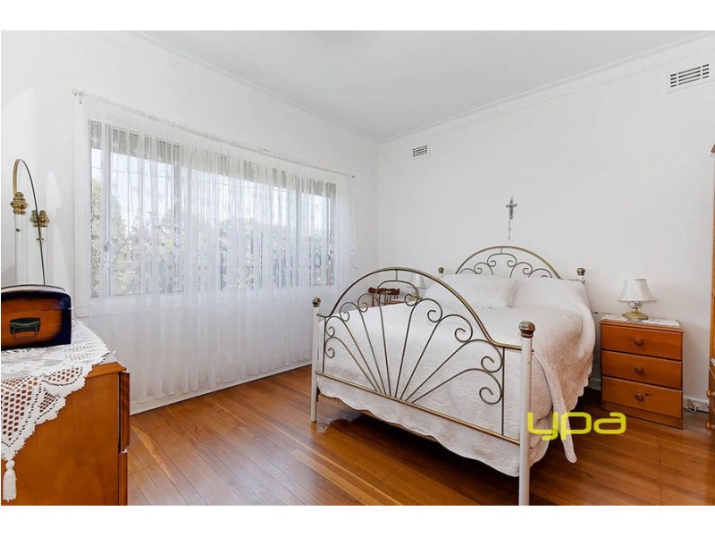 128 Cardinal Road, Glenroy VIC 3046