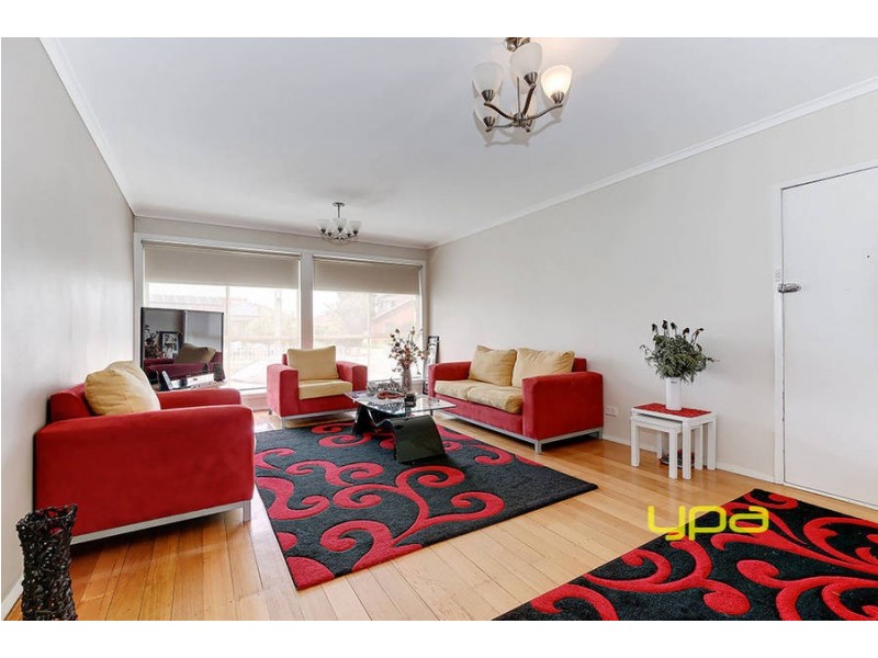 8 Berger Street, Dallas VIC 3047