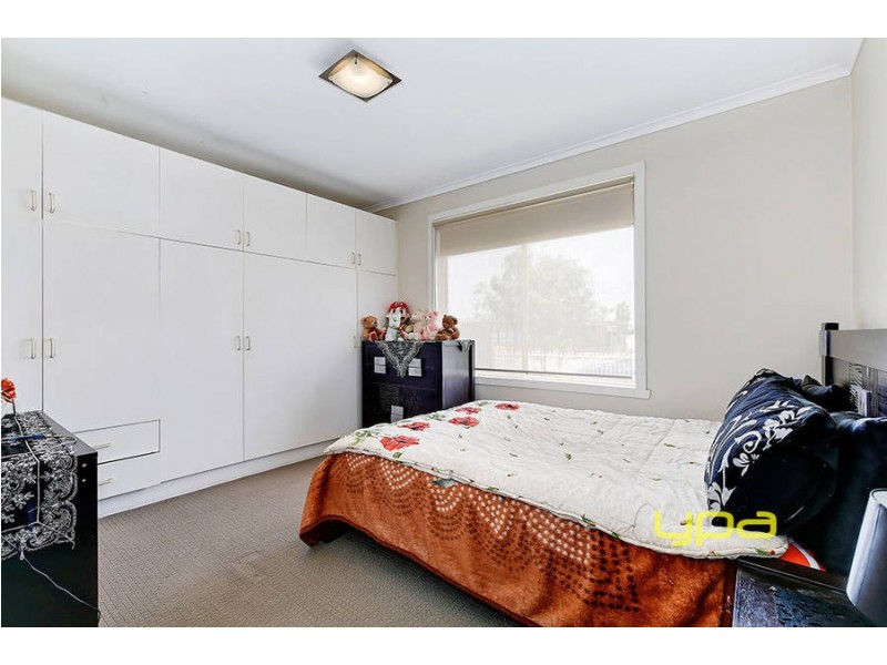 8 Berger Street, Dallas VIC 3047