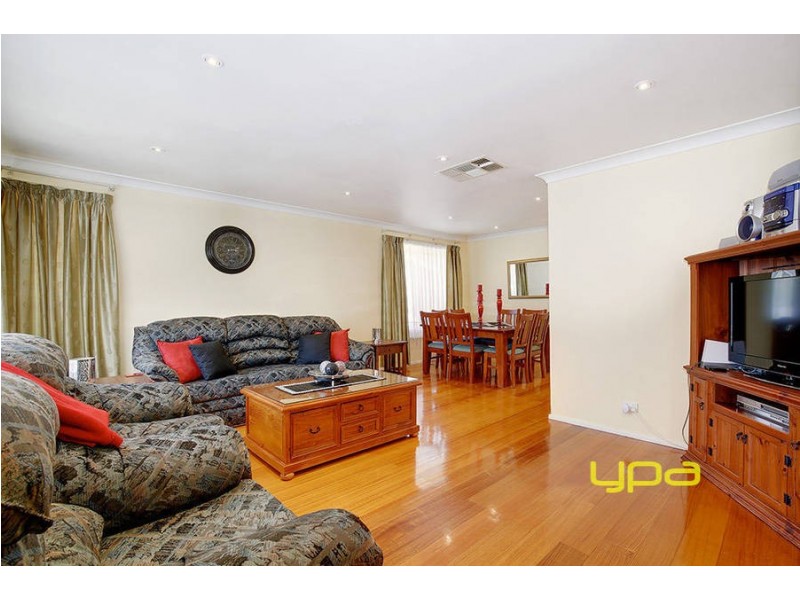 13 Corinella Crescent, Dallas VIC 3047