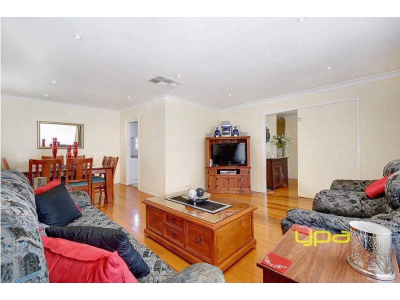 13 Corinella Crescent, Dallas VIC 3047