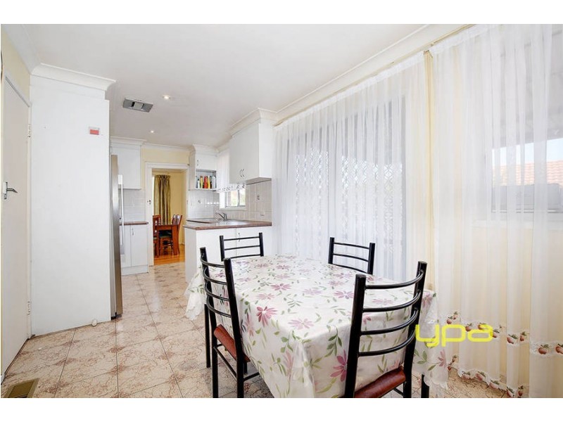 13 Corinella Crescent, Dallas VIC 3047