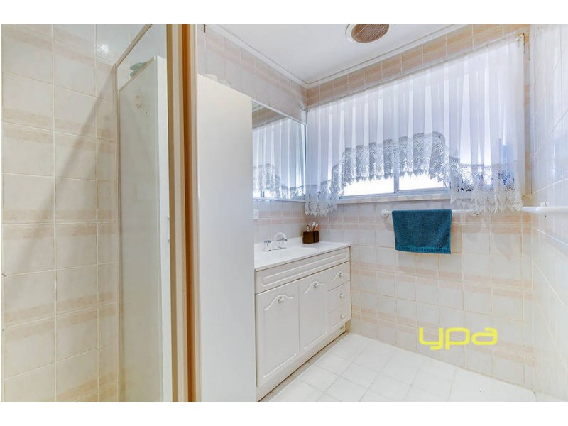 13 Corinella Crescent, Dallas VIC 3047