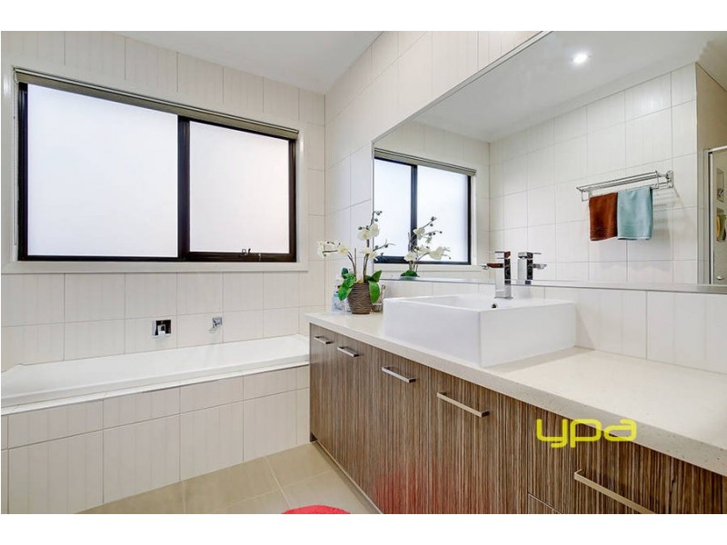 1,2 & 3/54 Pecham Street, Glenroy VIC 3046