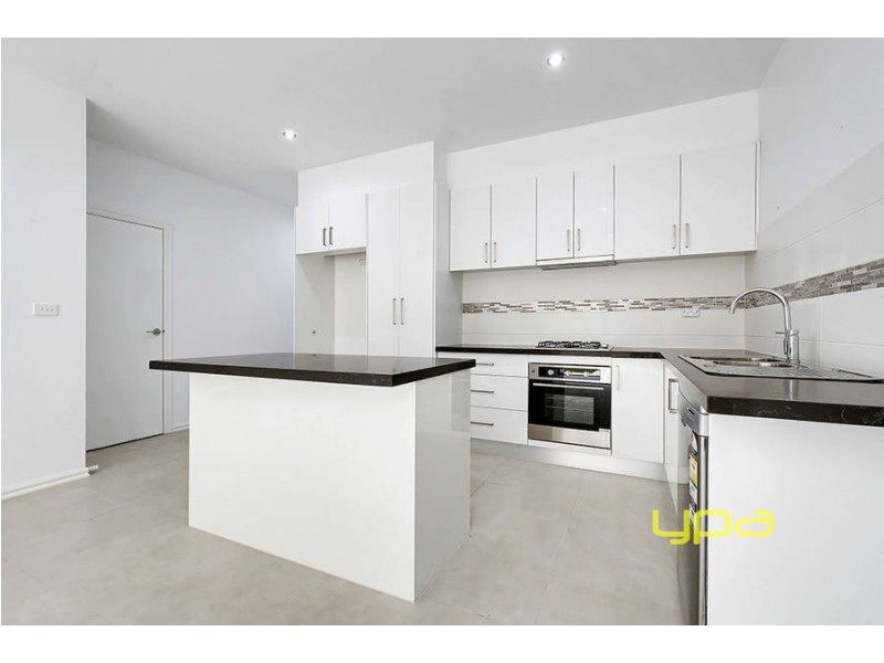 2/10 View Street, Glenroy VIC 3046