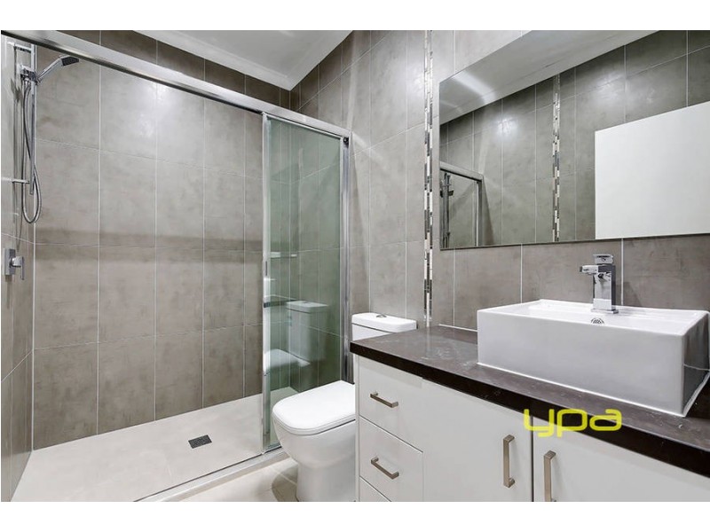 2/10 View Street, Glenroy VIC 3046