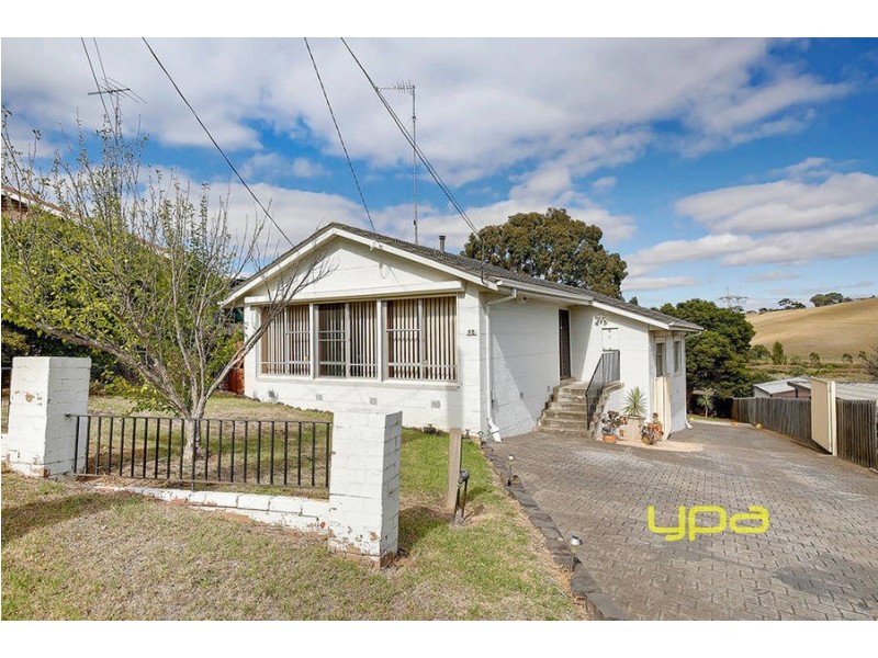 65 Lorraine Crescent, Jacana VIC 3047