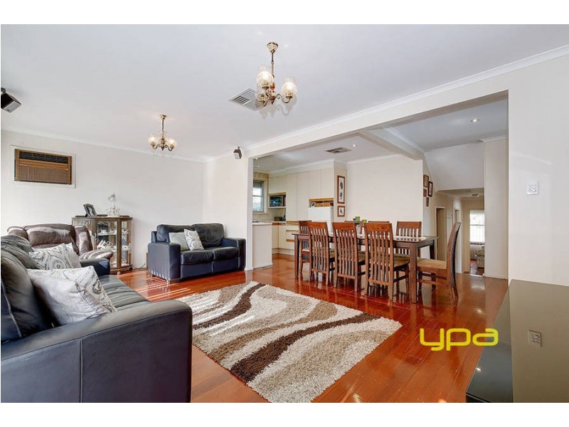 65 Lorraine Crescent, Jacana VIC 3047