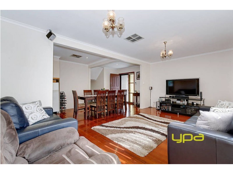 65 Lorraine Crescent, Jacana VIC 3047