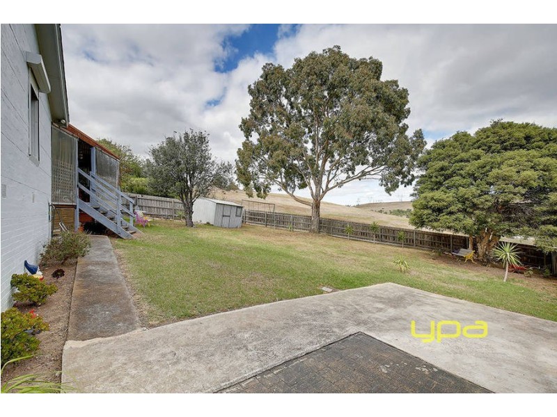 65 Lorraine Crescent, Jacana VIC 3047
