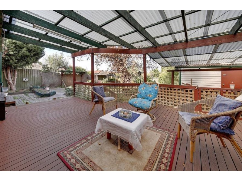 17 Sunset Boulevard, Jacana VIC 3047