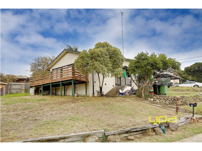 30 Hendricks Crescent, Jacana VIC 3047