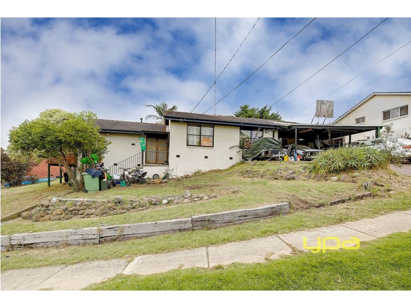 30 Hendricks Crescent, Jacana VIC 3047
