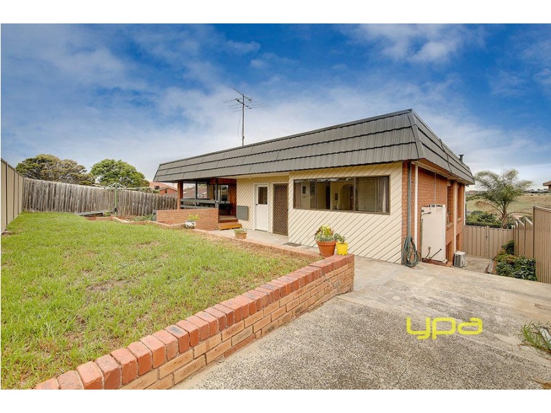 76 OUTLOOK DRIVE, Glenroy VIC 3046