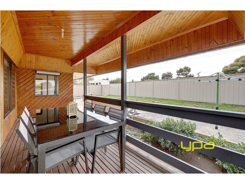 76 OUTLOOK DRIVE, Glenroy VIC 3046