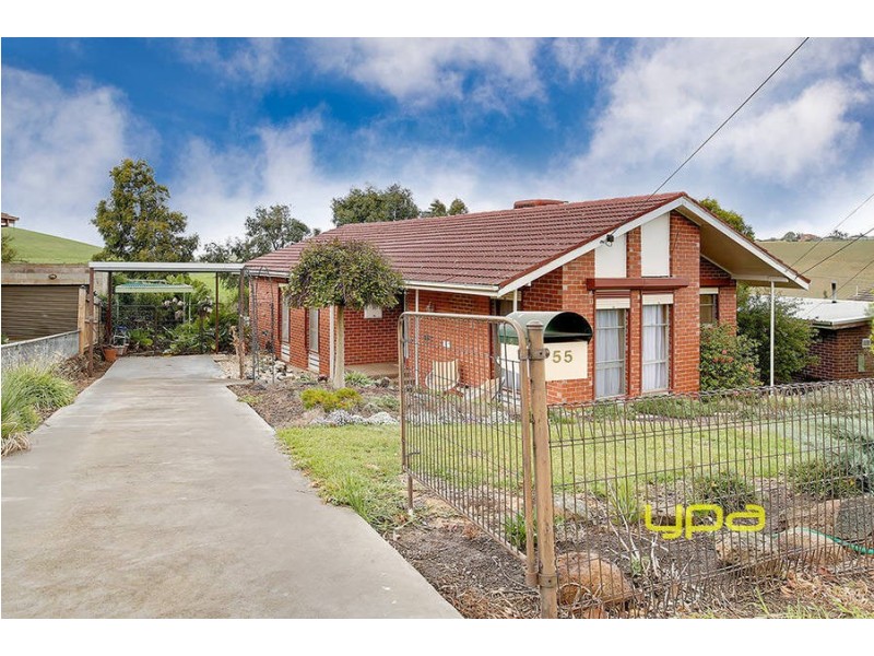 55 Lorraine Crescent, Jacana VIC 3047