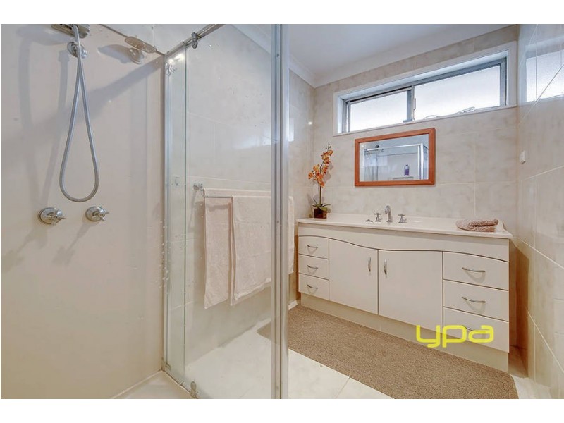 55 Lorraine Crescent, Jacana VIC 3047