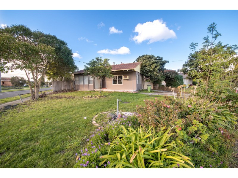 52 Kiewa Crescent, Dallas VIC 3047
