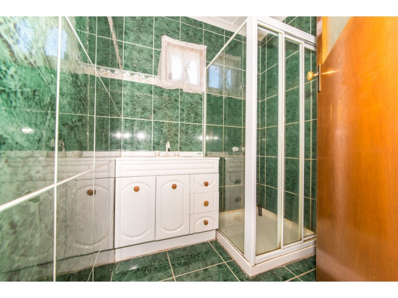 52 Kiewa Crescent, Dallas VIC 3047