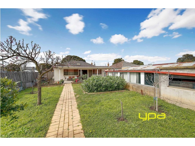 15 Lawrence Street, Hadfield VIC 3046