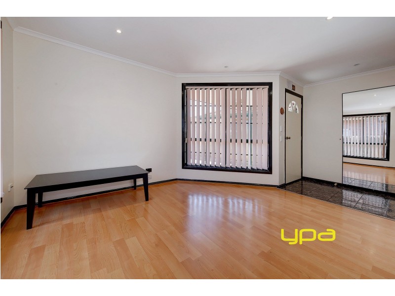 2/9 Berringa Court, Meadow Heights VIC 3048