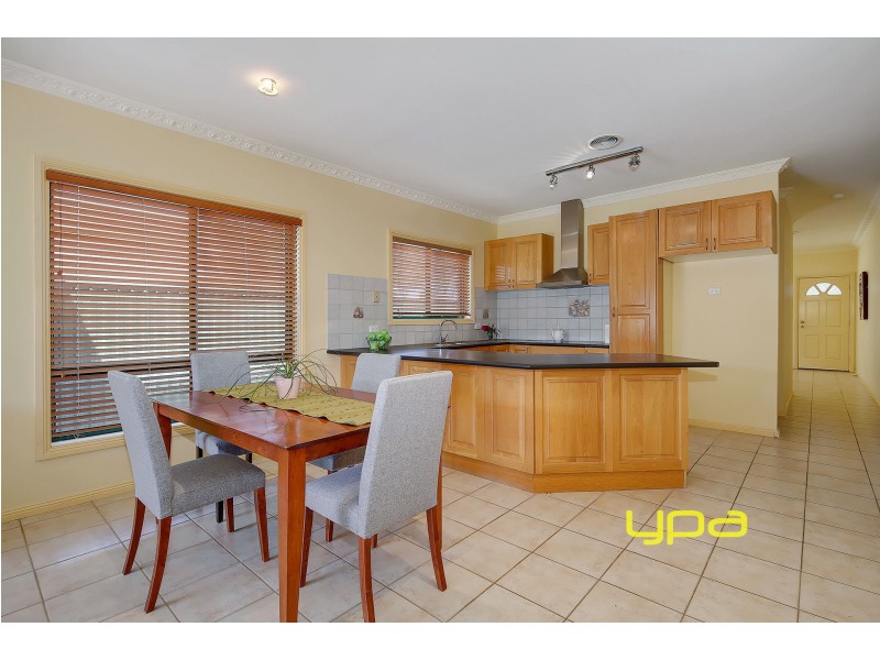 17 Franklin Avenue, Roxburgh Park VIC 3064