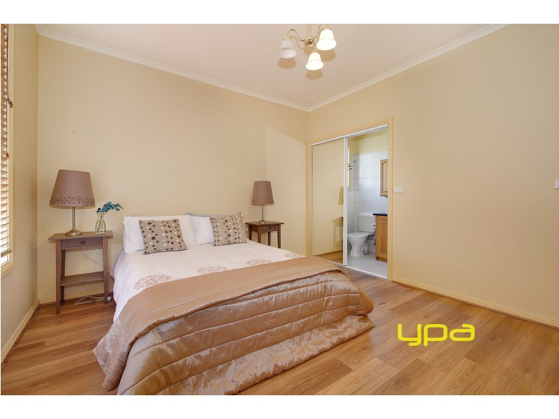 17 Franklin Avenue, Roxburgh Park VIC 3064