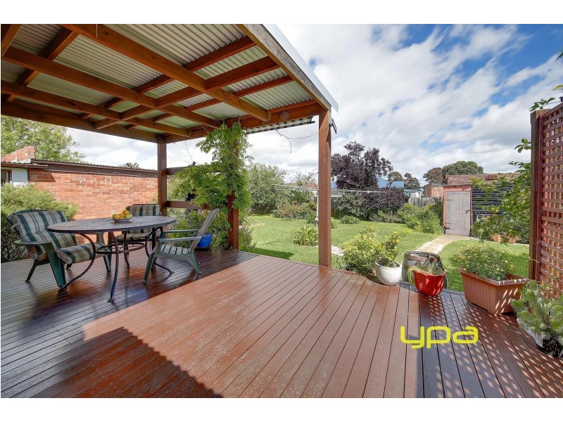 52 Hales Crescent, Jacana VIC 3047