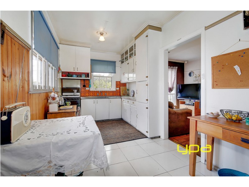 52 Hales Crescent, Jacana VIC 3047