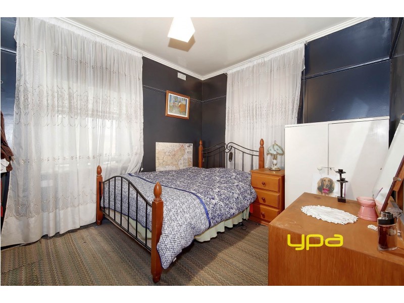 52 Hales Crescent, Jacana VIC 3047