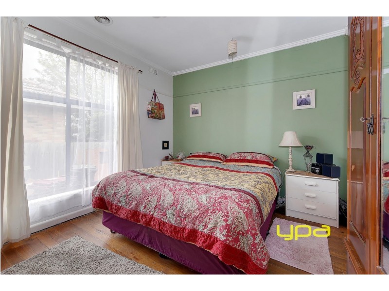 52 Hales Crescent, Jacana VIC 3047