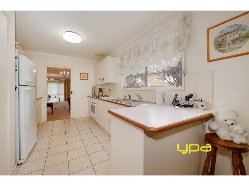 5 Caple Place, Gladstone Park VIC 3043