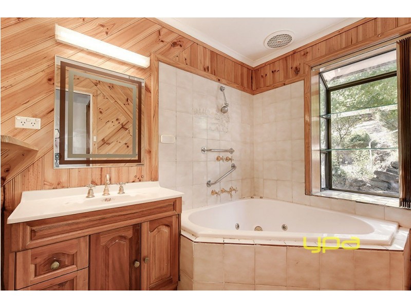 12 Leech Court, Jacana VIC 3047