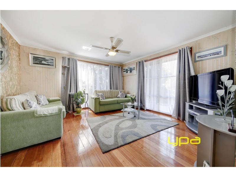 6 Lorraine Crescent, Jacana VIC 3047