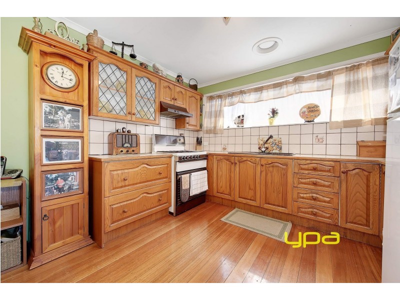 6 Lorraine Crescent, Jacana VIC 3047