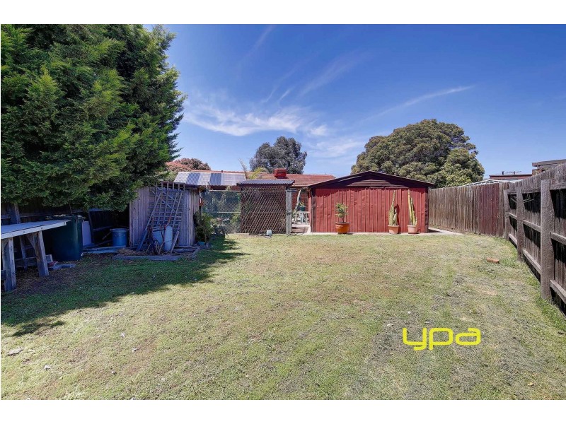 6 Lorraine Crescent, Jacana VIC 3047